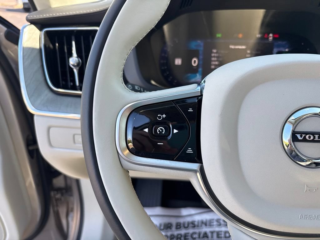 Certified 2025 Volvo XC60 T8 Ultra AWD/4WD image 20