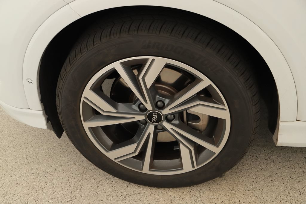 Certified 2023 Audi Q4 e-tron Premium Plus w/ Premium Plus AWD/4WD image 34