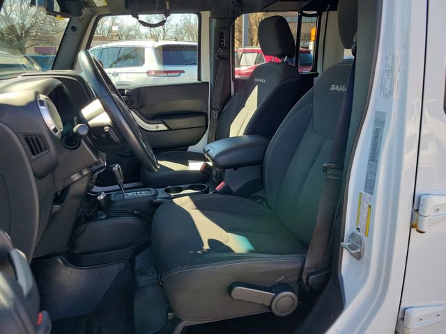 Used 2018 Jeep Wrangler Unlimited Sahara w/ Connectivity Group image 21