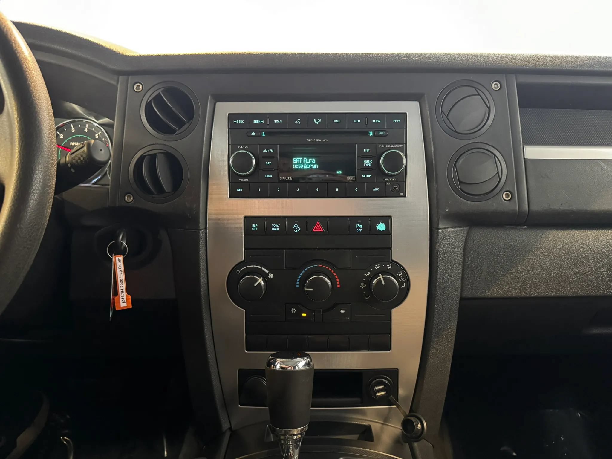 Used 2008 Jeep Commander Sport AWD/4WD image 12