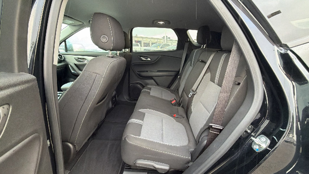 Used 2025 Chevrolet Blazer LT AWD/4WD image 24