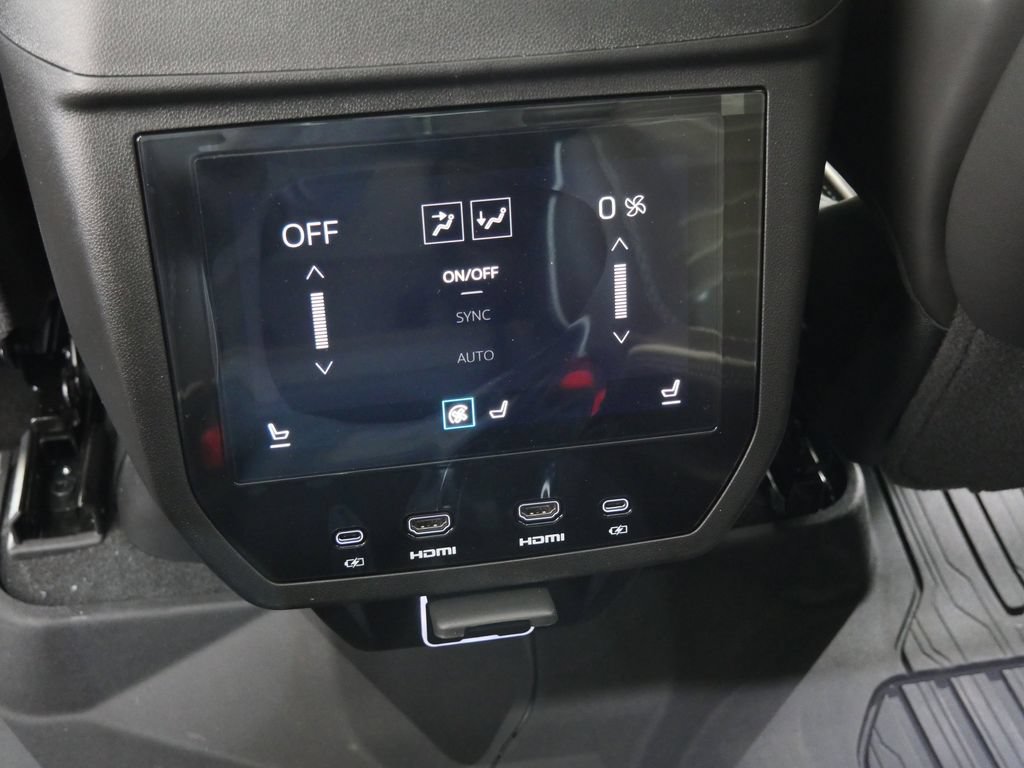 New 2026 GMC Yukon Denali Ultimate AWD/4WD image 19