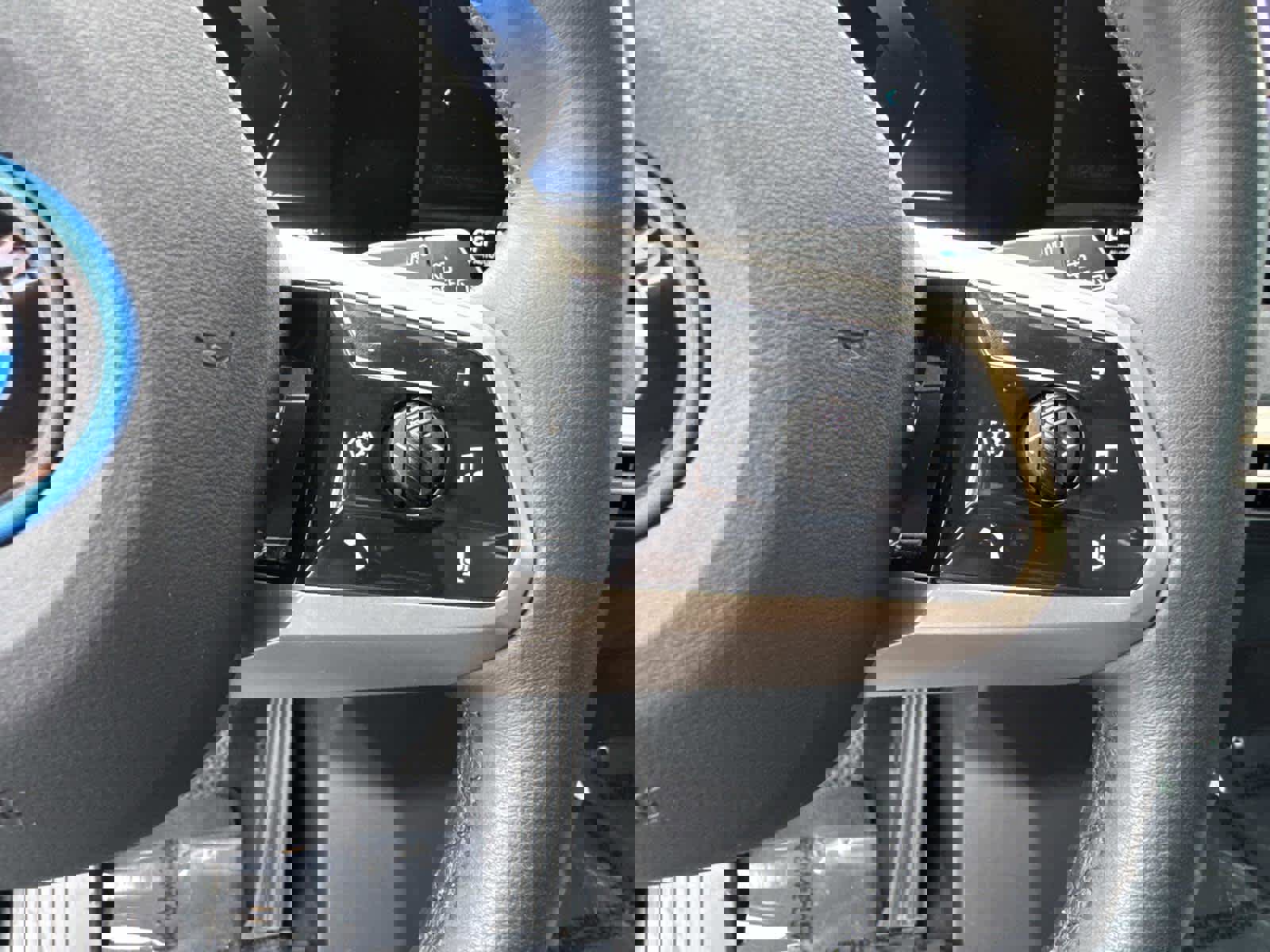 Certified 2025 BMW iX xDrive50 image 28