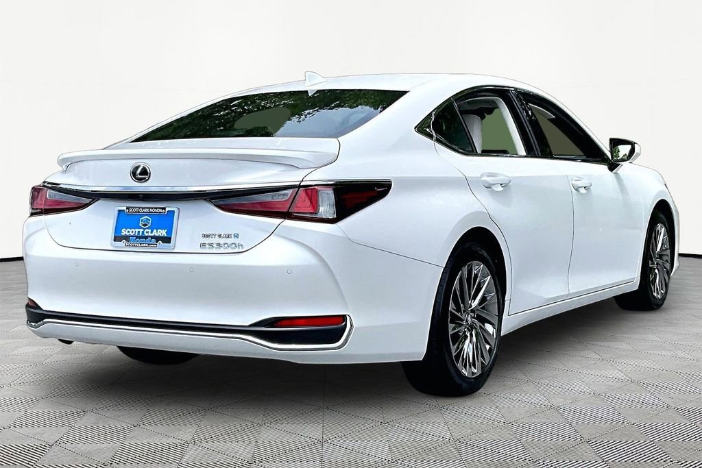 Used 2025 Lexus ES 300h w/ Technology Package FWD image 5
