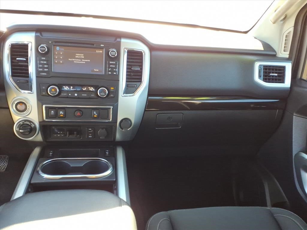 Used 2017 Nissan Titan SV image 16