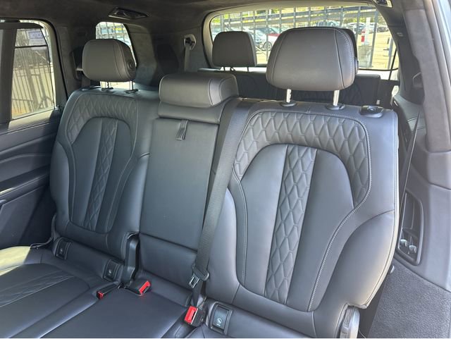 Used 2023 BMW X7 xDrive40i w/ Executive Package image 16