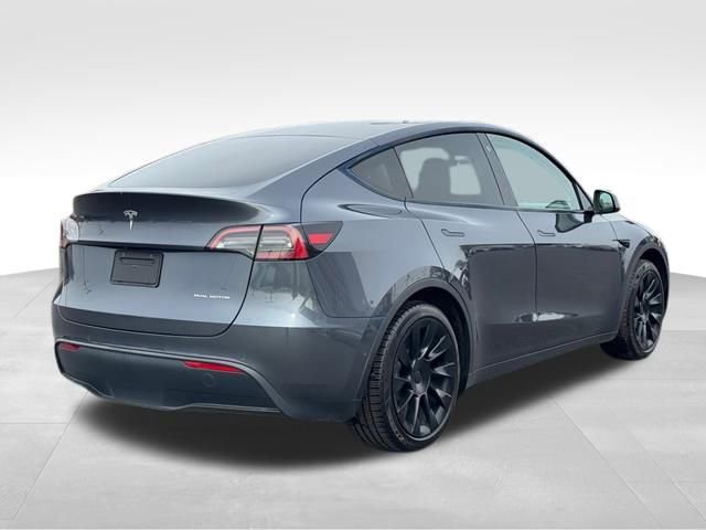 Used 2022 Tesla Model Y Long Range video 3