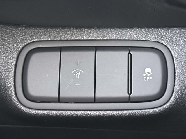 Used 2023 Hyundai Venue SEL w/ Cargo Package FWD image 27