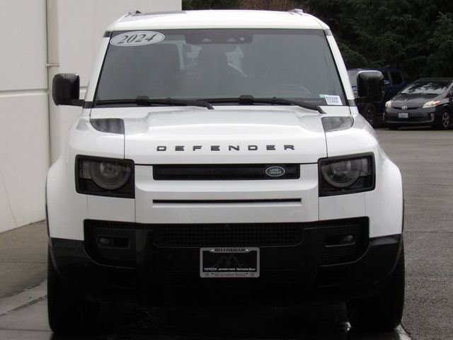 Used 2024 Land Rover Defender 130 X-Dynamic SE image 3