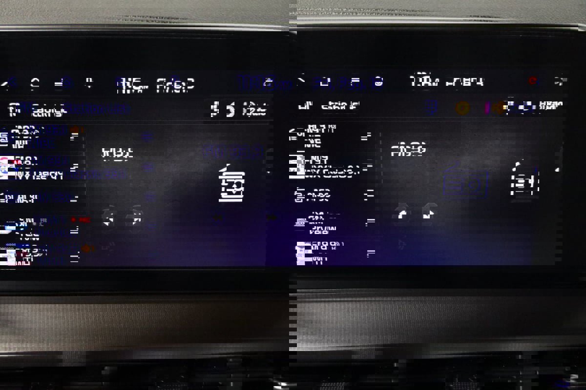 Used 2023 Kia Telluride S image 46