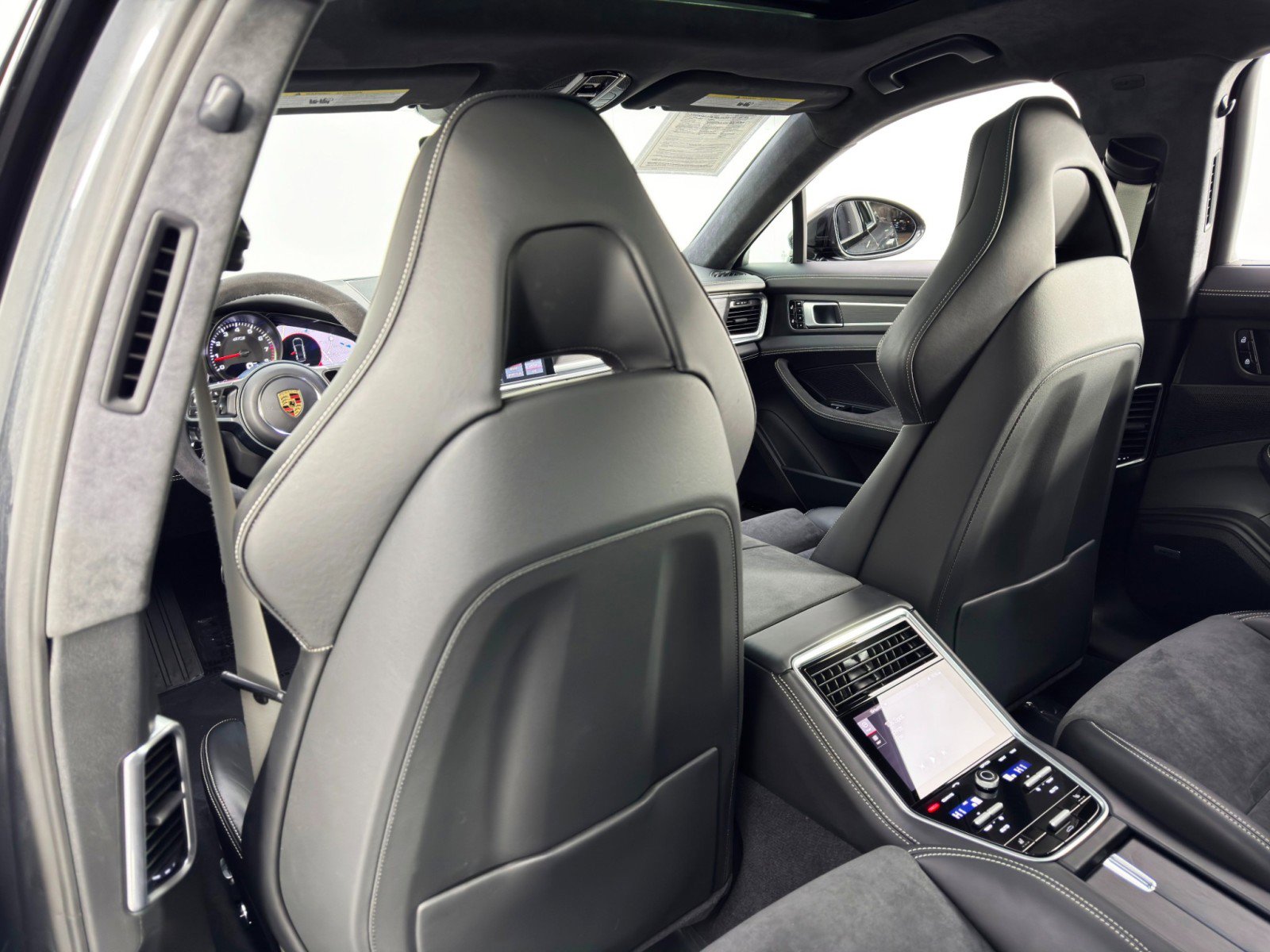 Used 2019 Porsche Panamera GTS image 38