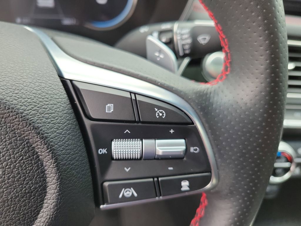 Used 2022 Genesis G70 3.3T RWD image 31