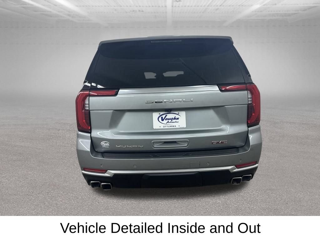 Used 2025 GMC Yukon XL Denali AWD/4WD image 11