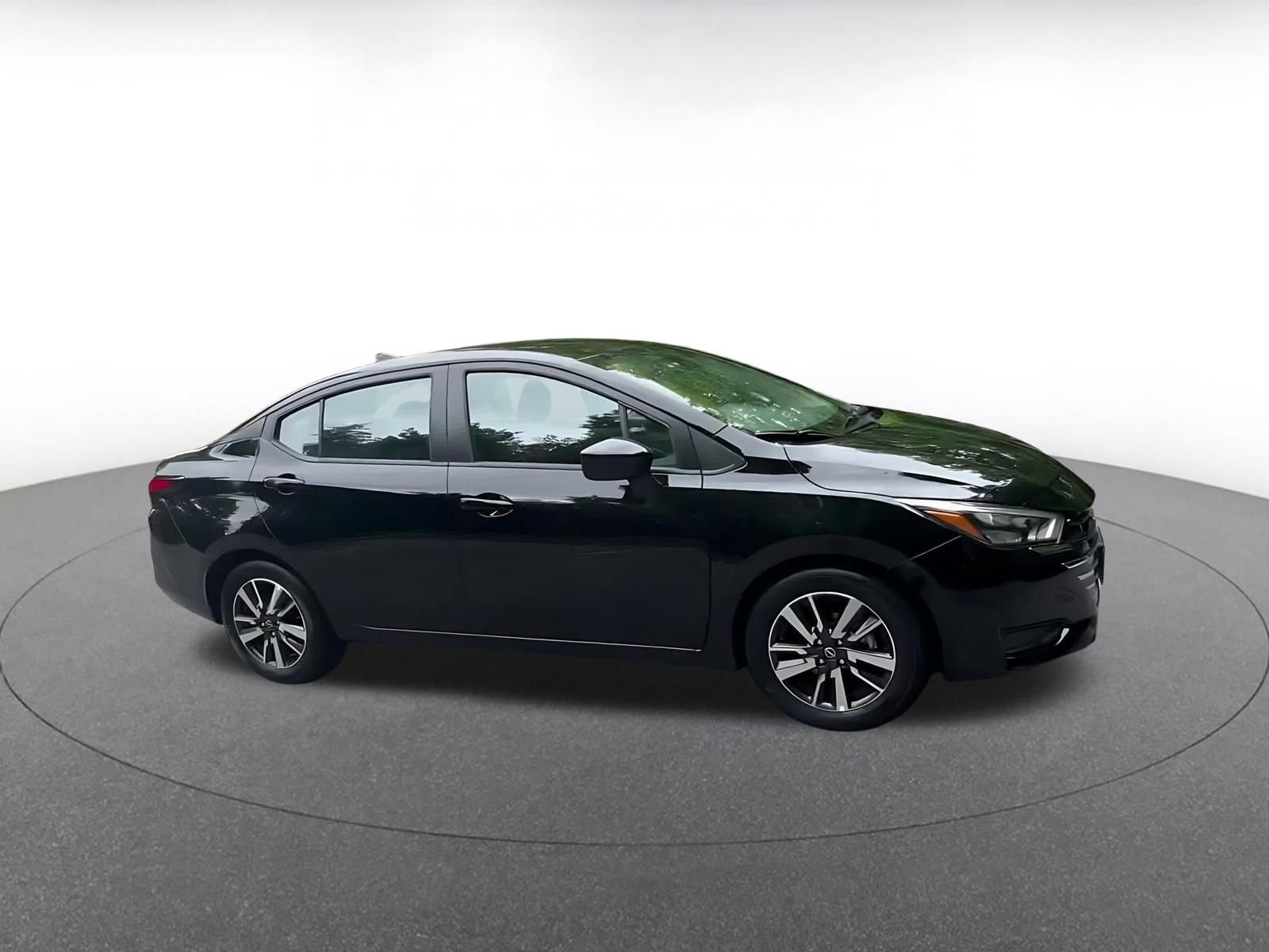 Used 2025 Nissan Versa SV FWD video 2