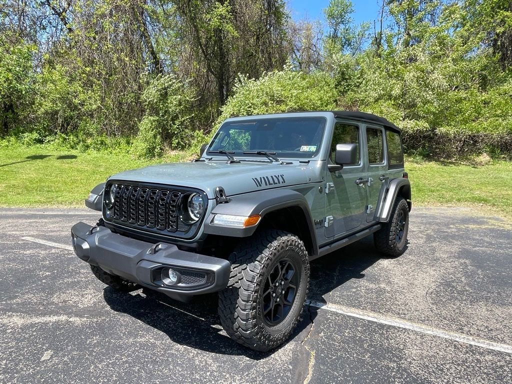 Used 2025 Jeep Wrangler Unlimited Sport AWD/4WD image 7