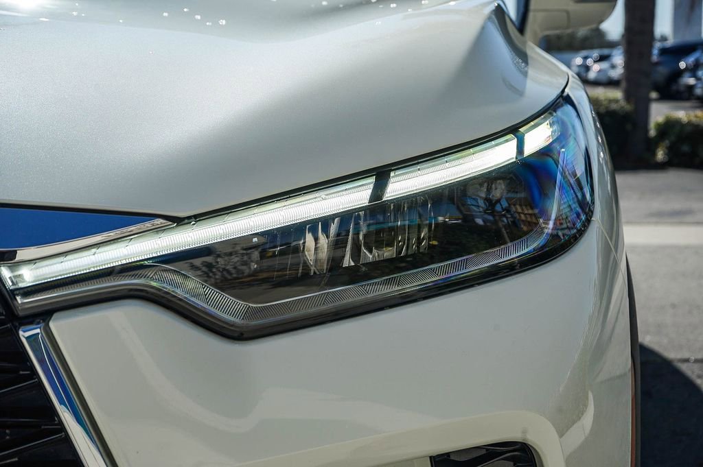 Certified 2023 INFINITI QX60 Luxe image 8