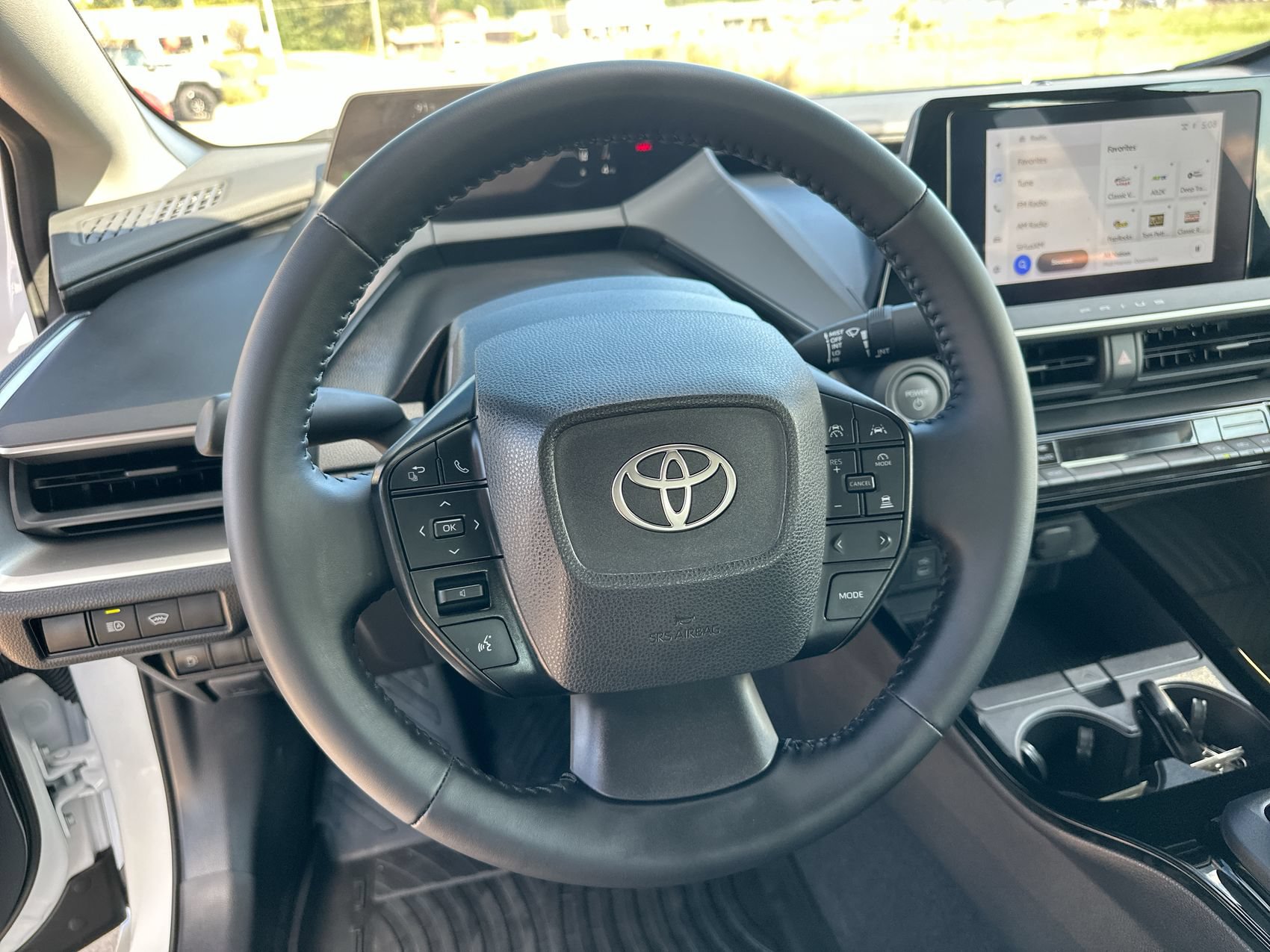 Used 2025 Toyota Prius LE FWD image 14