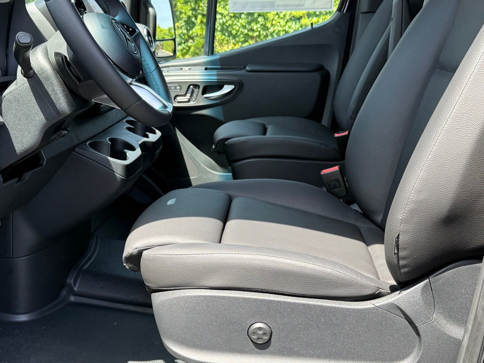New 2025 Mercedes-Benz Sprinter 2500 image 22