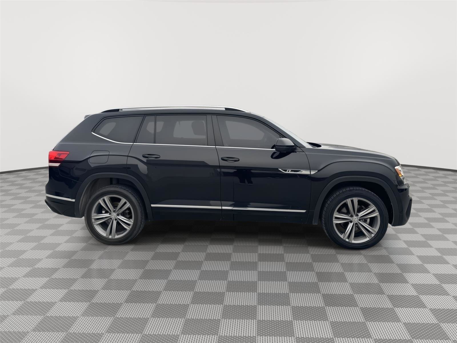 Used 2019 Volkswagen Atlas SEL R-Line image 4