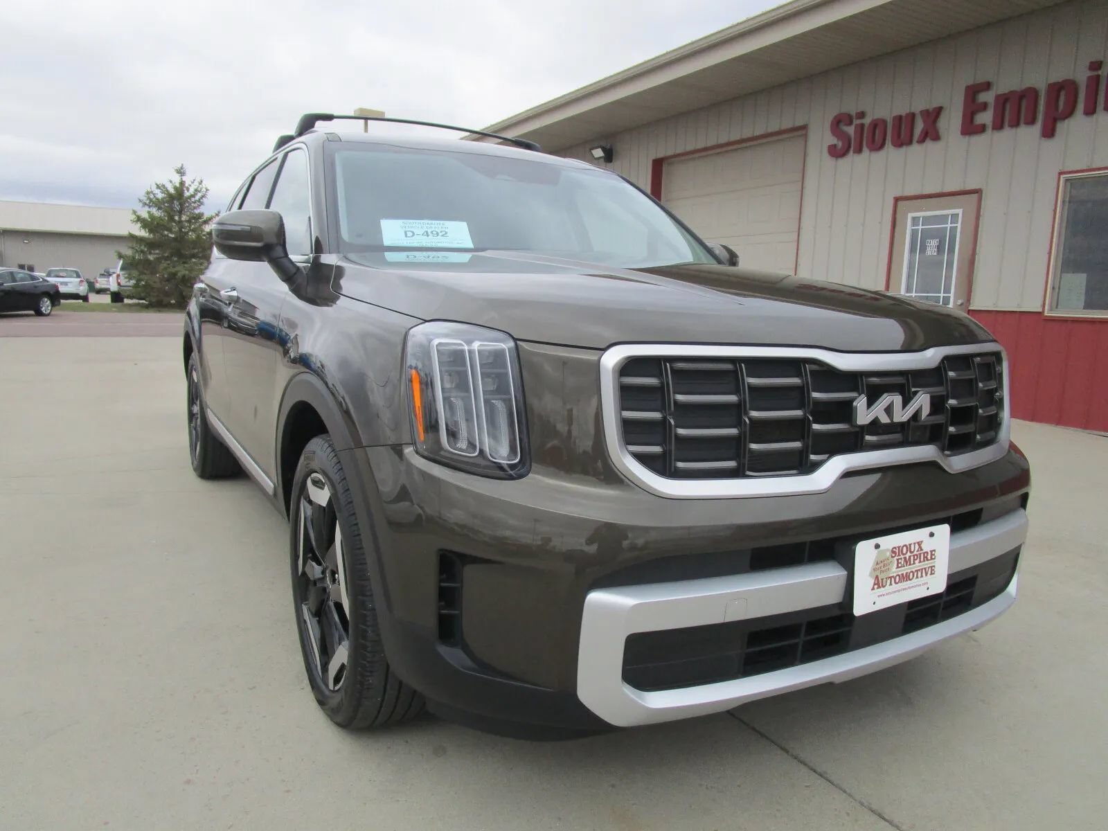 Used 2025 Kia Telluride S AWD/4WD image 3