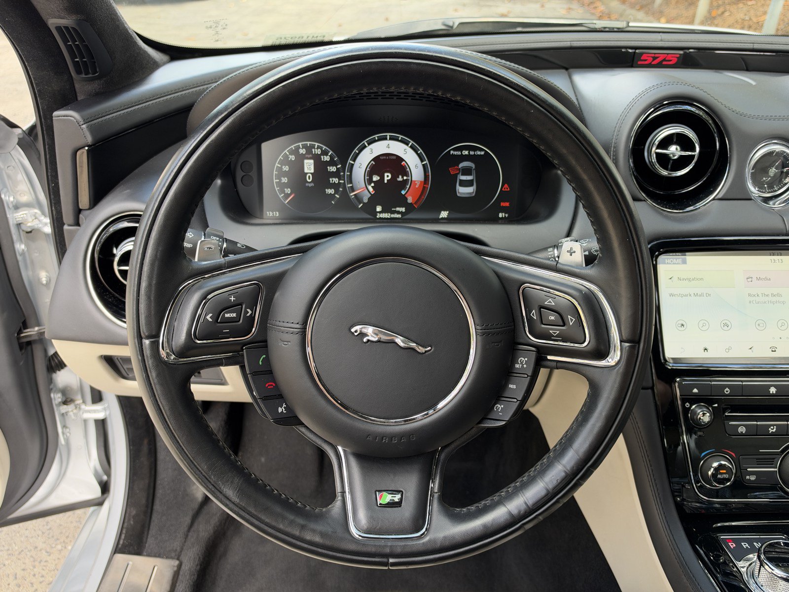 Used 2019 Jaguar XJ R RWD image 18