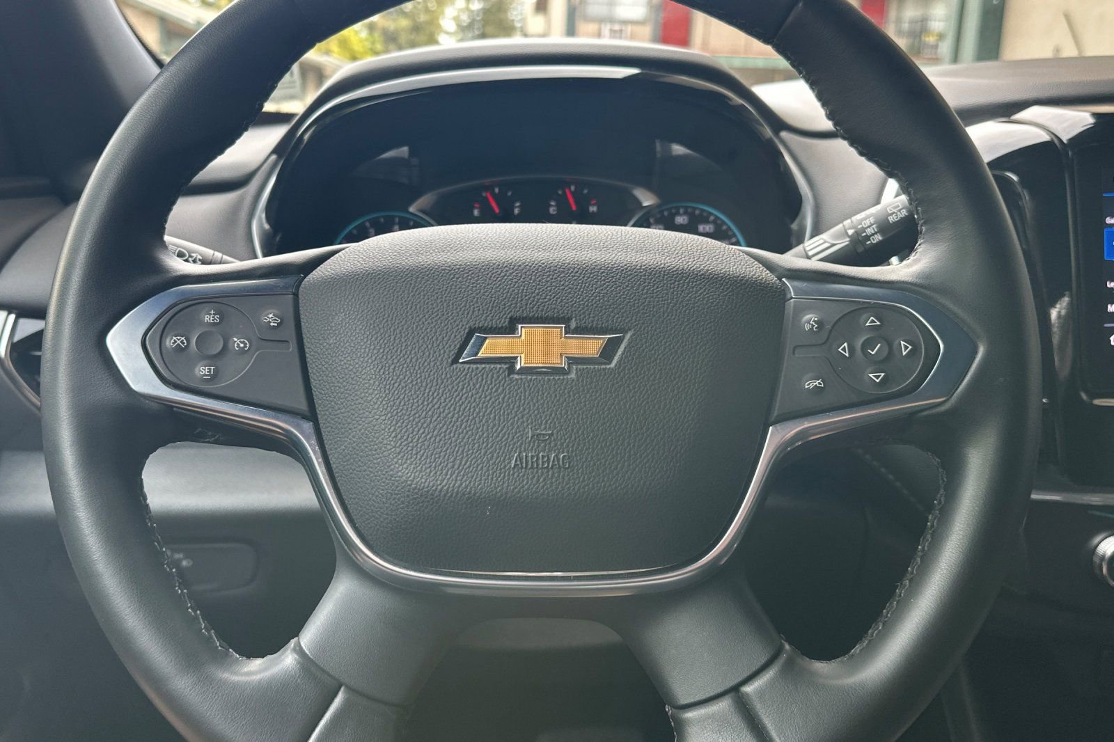 Used 2023 Chevrolet Traverse LT image 34