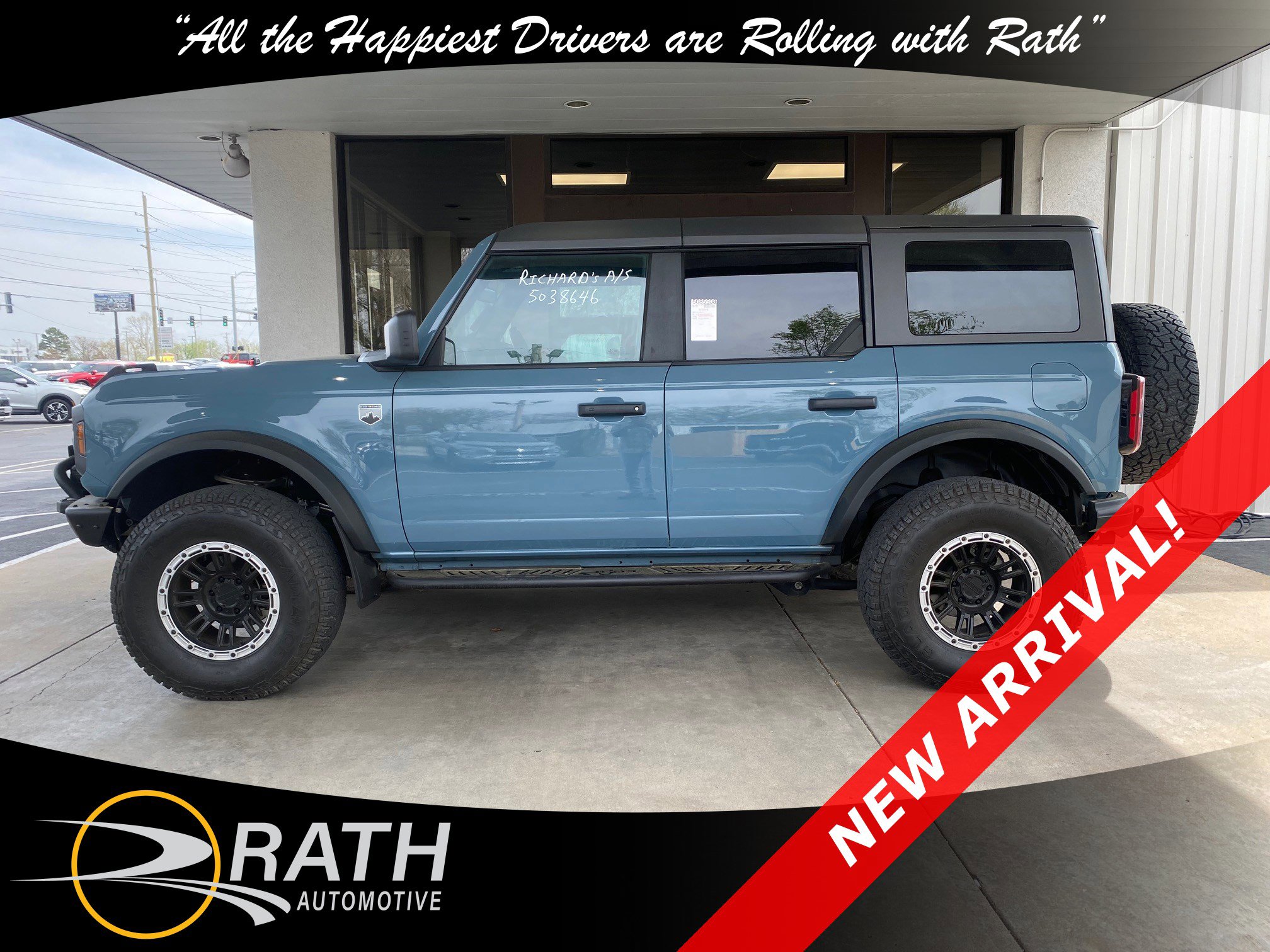 Used 2022 Ford Bronco Big Bend image 9