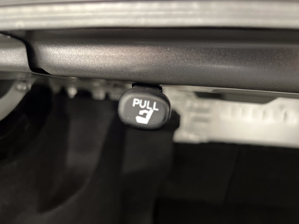 Used 2025 Toyota Camry LE FWD image 37