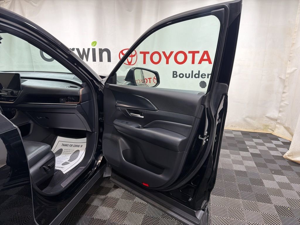 Used 2024 Toyota Grand Highlander AWD Hybrid image 8
