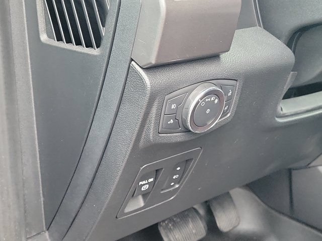 Used 2019 Ford F150 XLT w/ Equipment Group 302A Luxury AWD/4WD image 18