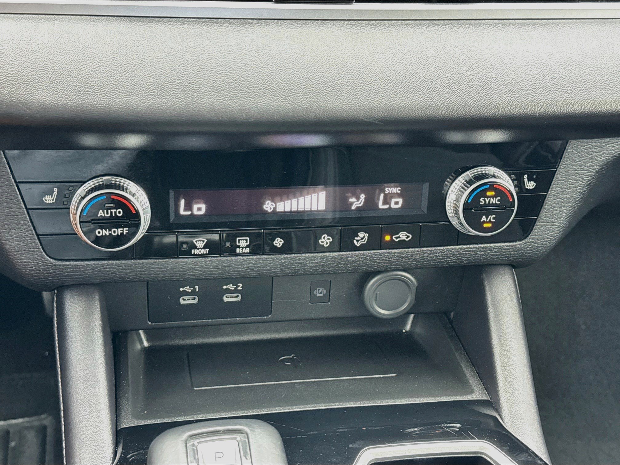 Used 2025 Mitsubishi Outlander SE FWD image 12