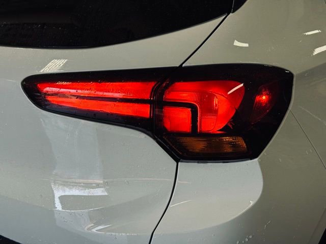 Used 2021 Buick Encore GX Select image 7