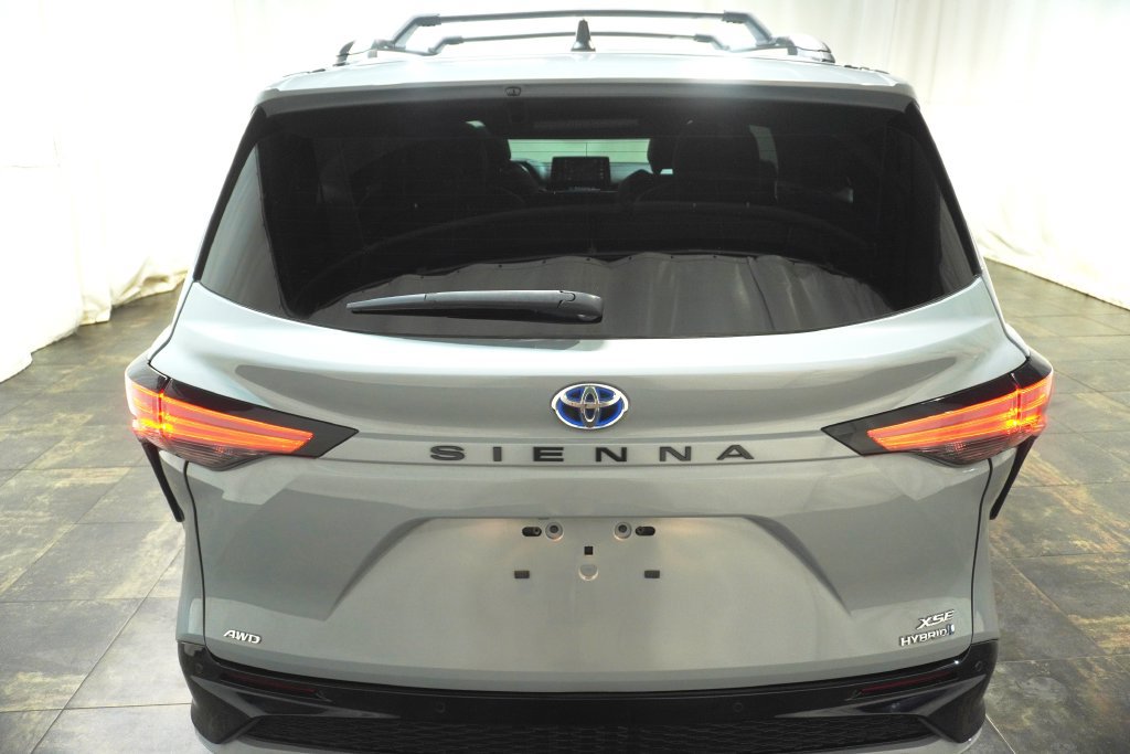 Certified 2023 Toyota Sienna XSE AWD/4WD image 5