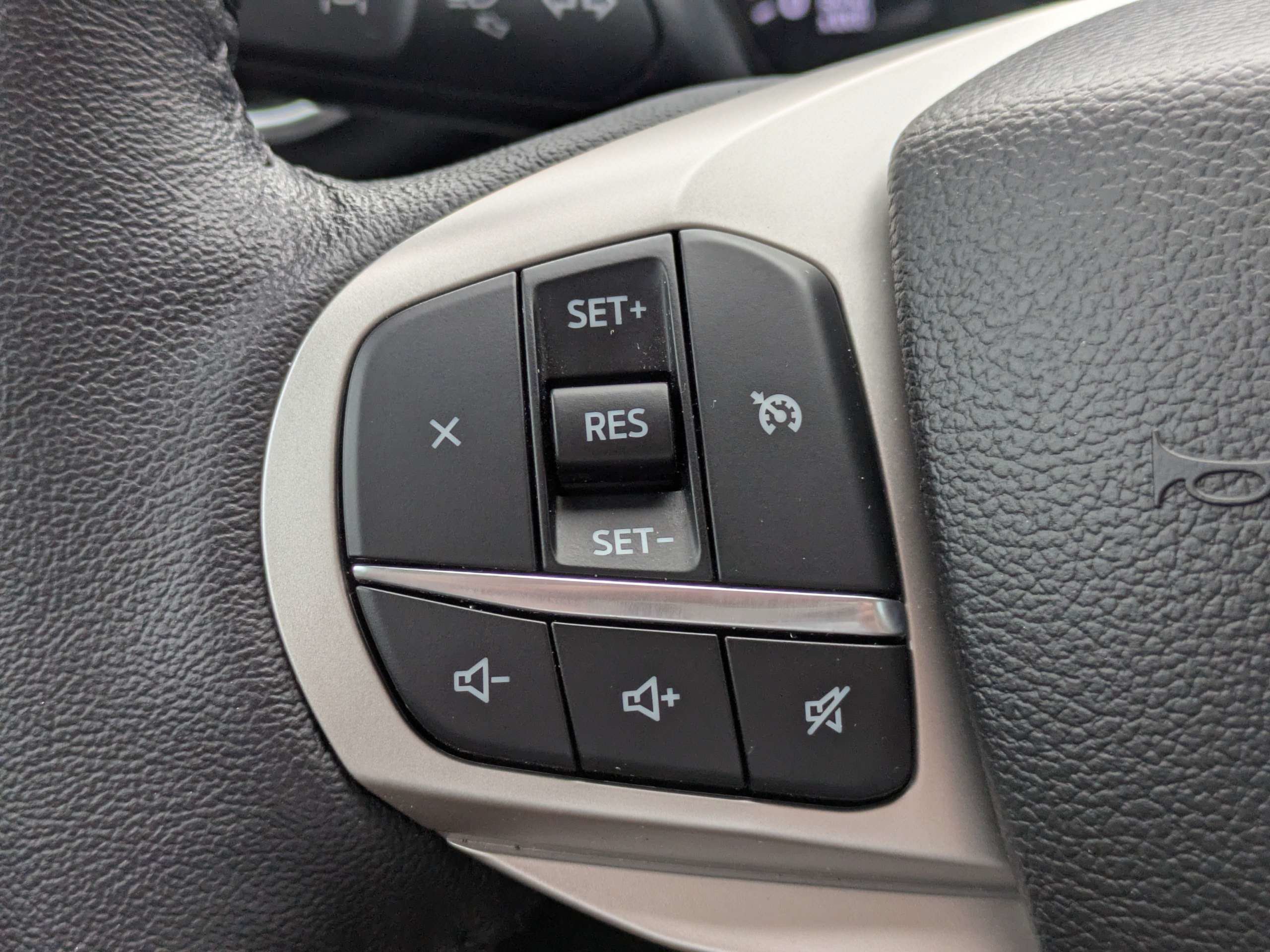Certified 2024 Ford Explorer XLT w/ Equipment Group 202A AWD/4WD image 26