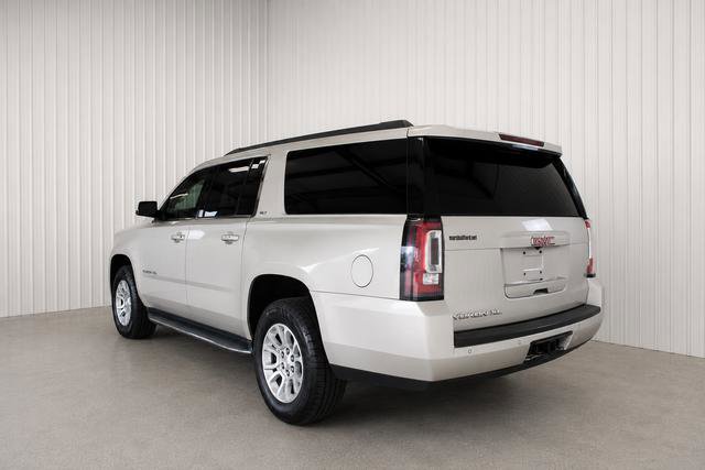 Used 2017 GMC Yukon XL SLT AWD/4WD image 4
