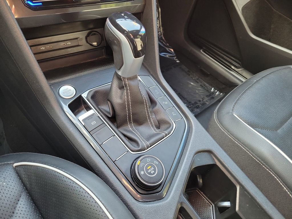 Used 2023 Volkswagen Tiguan SEL R-Line image 34