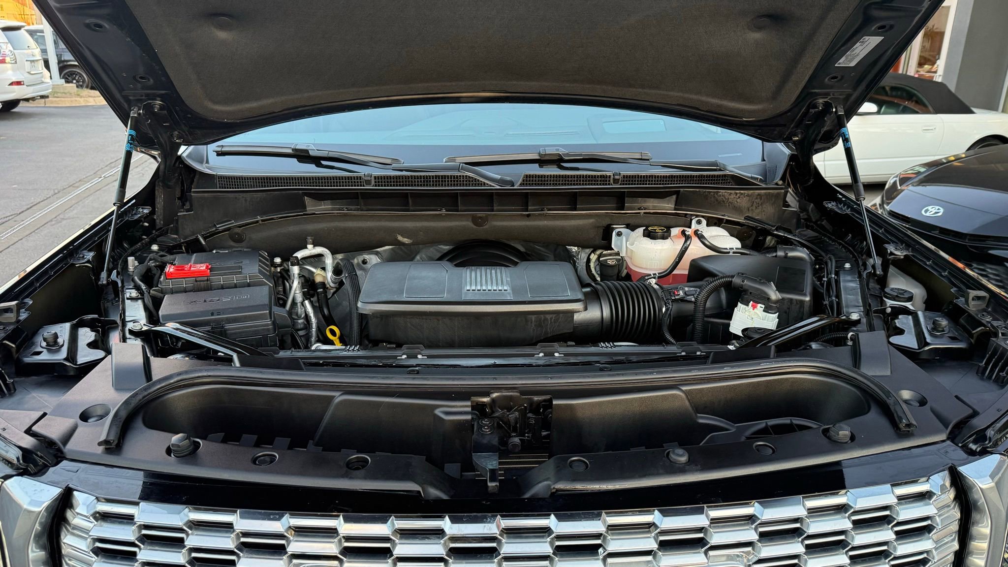 Used 2024 GMC Yukon XL Denali w/ Advanced Technology Package image 13