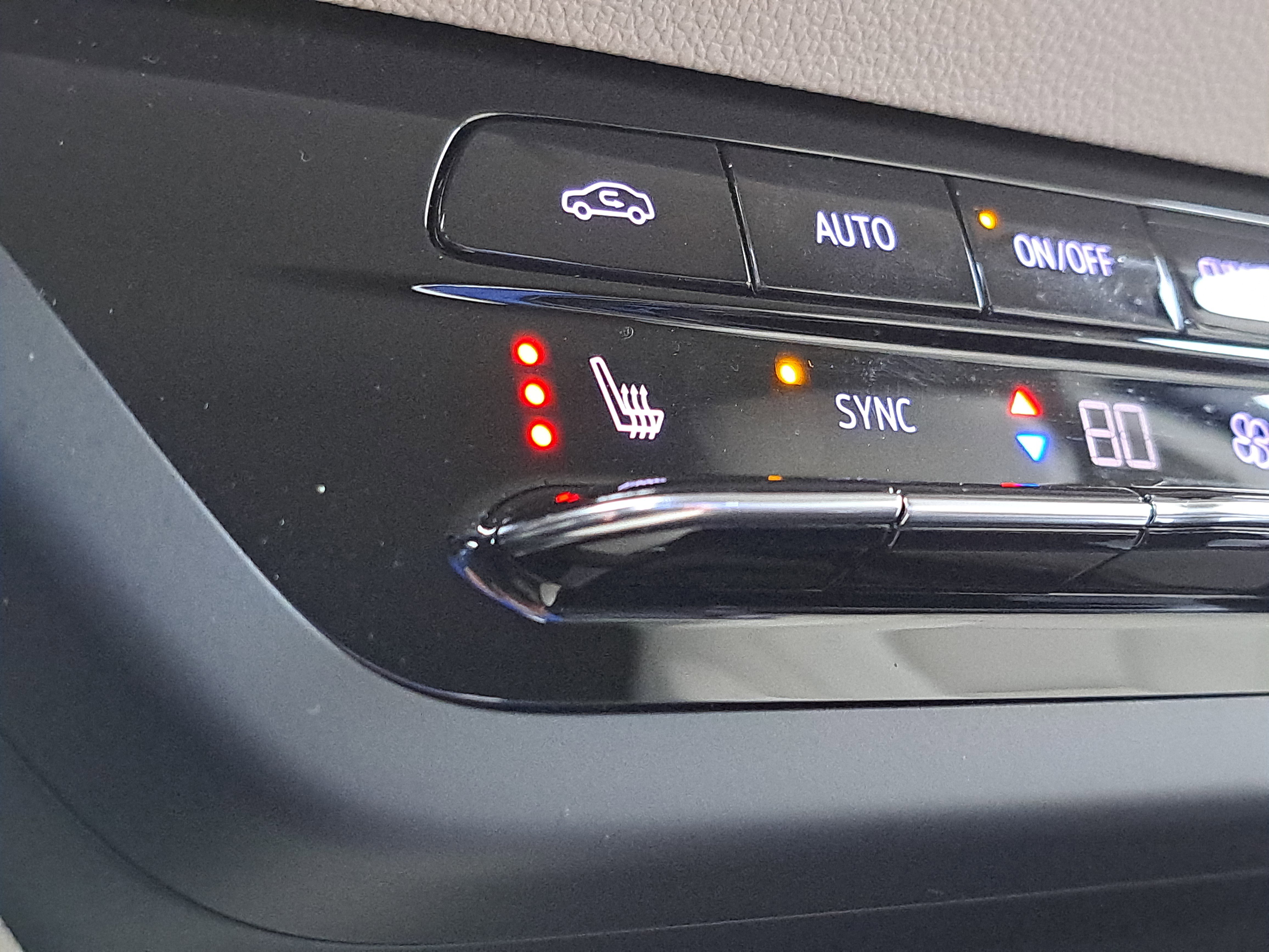 Used 2022 Buick Envision Essence w/ Technology Package I image 22