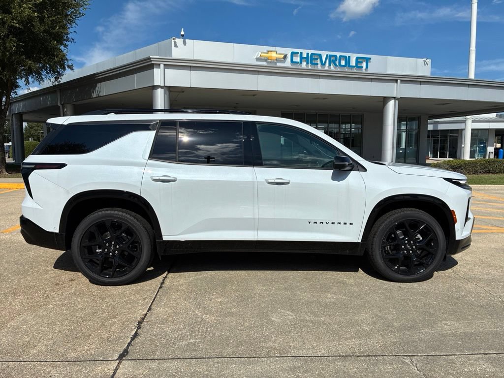 New 2026 Chevrolet Traverse RS w/ LPO, Floor Liner Package FWD image 6