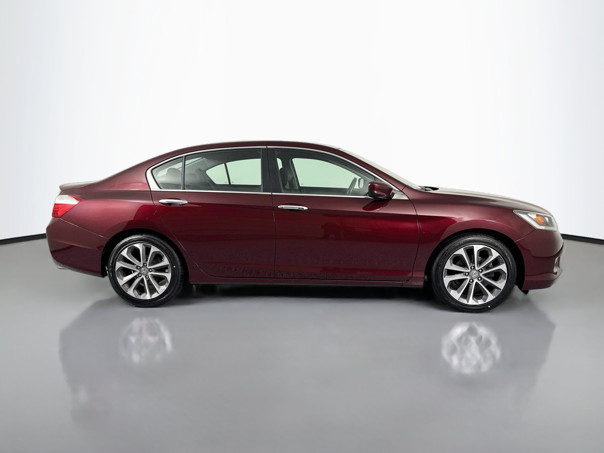 Used 2015 Honda Accord Sport image 4