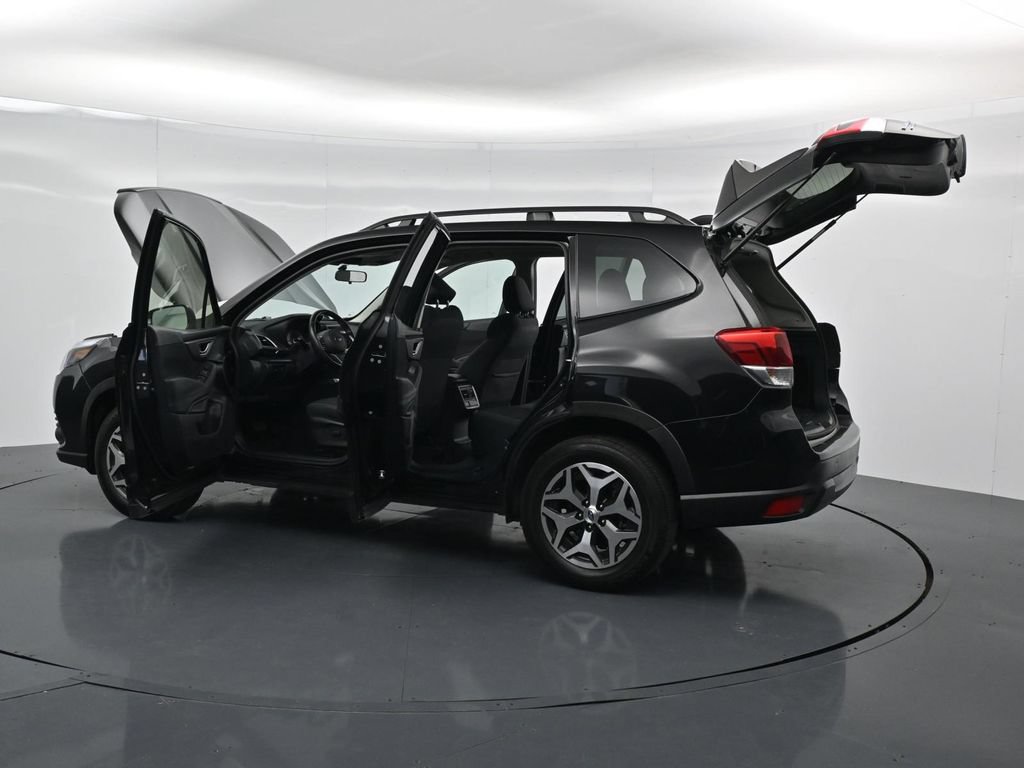 Used 2024 Subaru Forester Premium AWD/4WD image 41