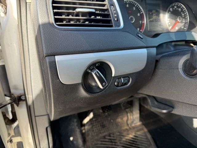 Used 2013 Volkswagen Jetta SE image 14