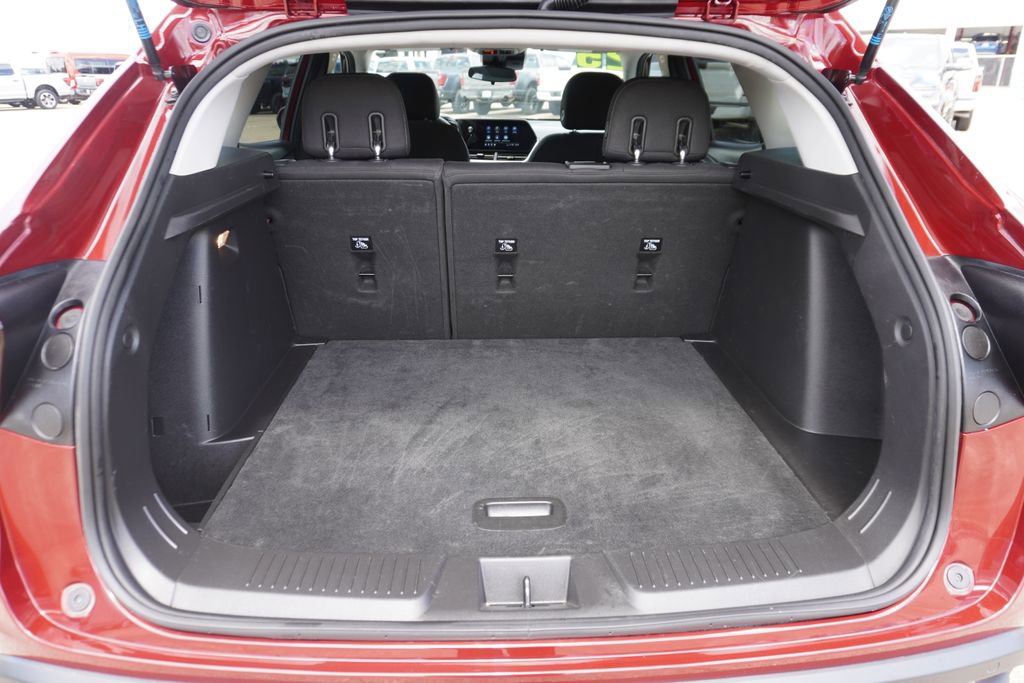 Used 2025 Chevrolet Trax LS w/ LS Convenience Package FWD image 27