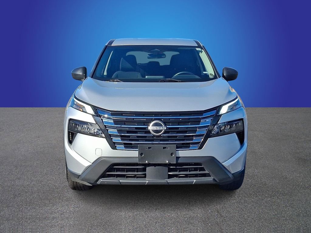 Used 2024 Nissan Rogue S image 2