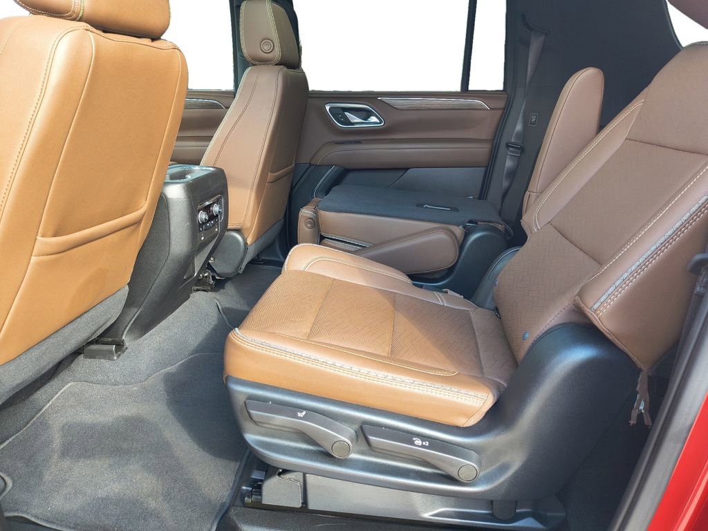 Used 2023 Chevrolet Suburban High Country image 25