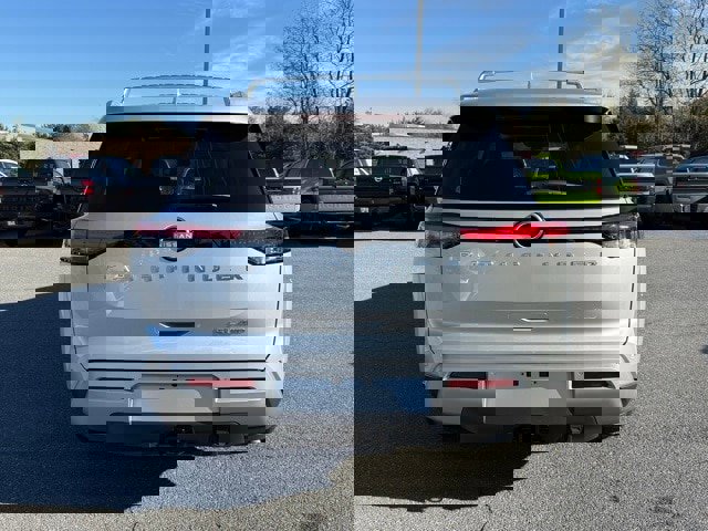 New 2025 Nissan Pathfinder SL w/ SL Premium Package image 6