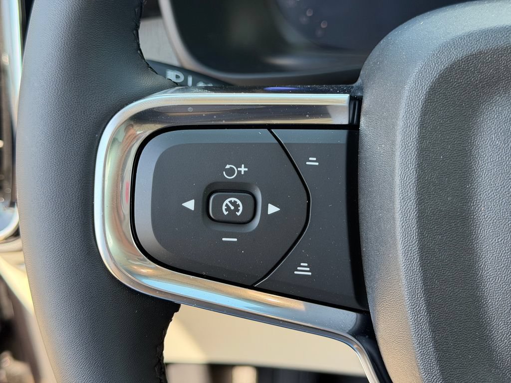 New 2026 Volvo XC40 B5 Plus w/ Climate Package AWD/4WD image 19