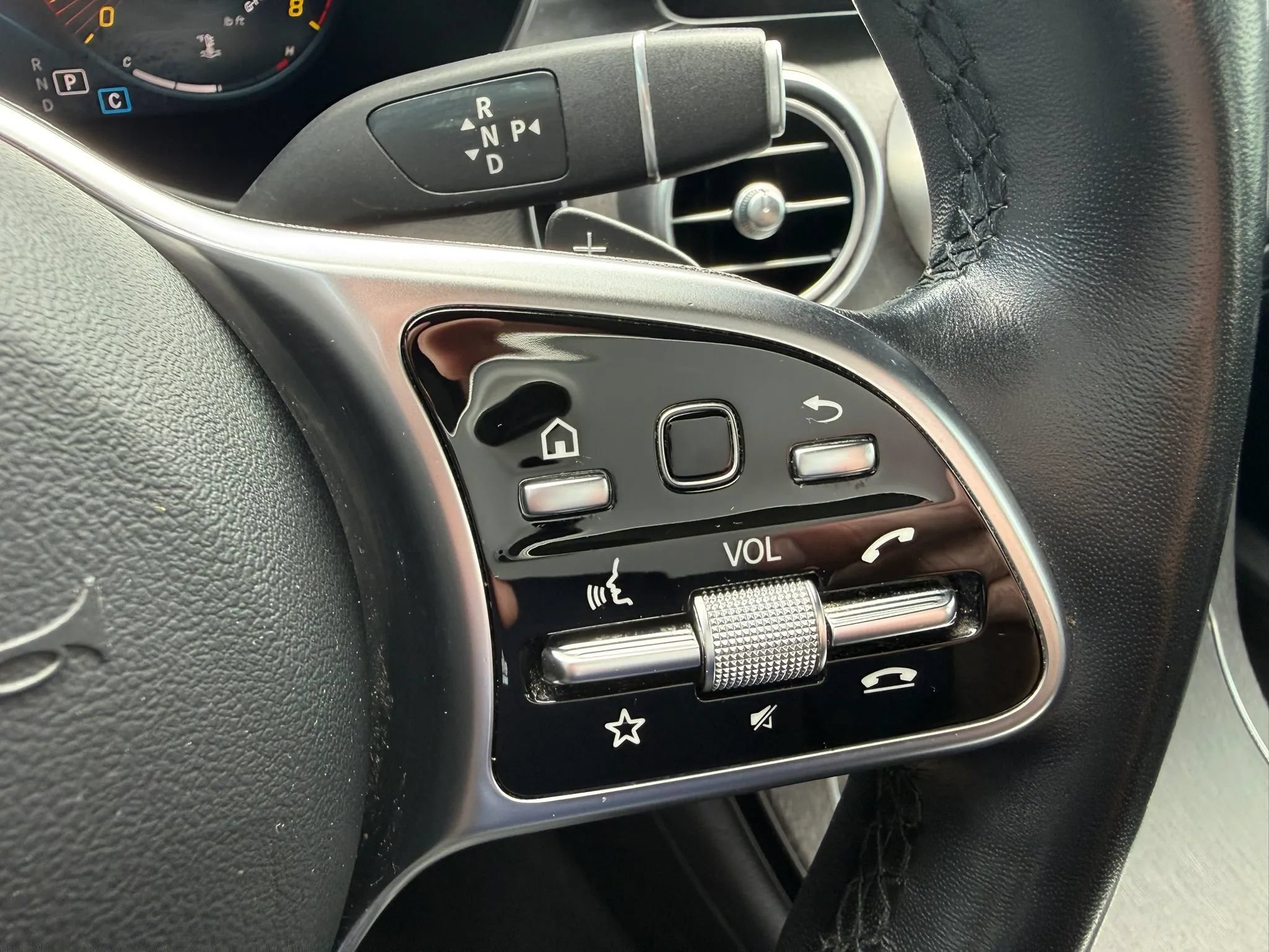 Used 2021 Mercedes-Benz GLC 300 4MATIC image 25