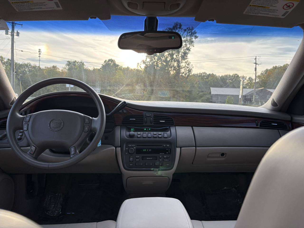 Used 2003 Cadillac De Ville w/ Comfort & Convenience Package FWD image 29
