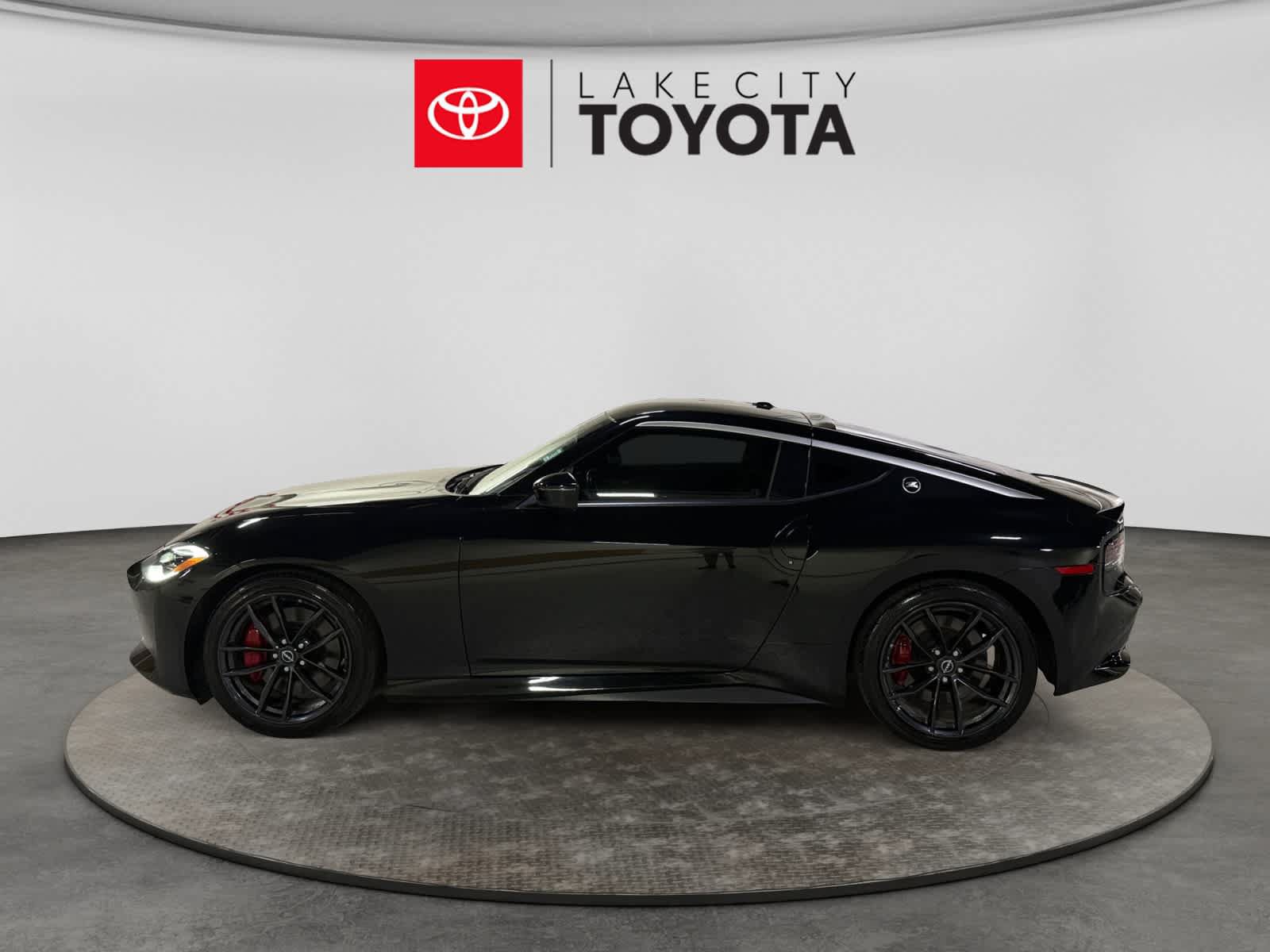 Used 2024 Nissan Z Performance w/ Floor Mat Package RWD image 3